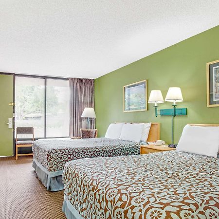 Days Inn By Wyndham Bradenton - Near The Gulf Bagian luar foto
