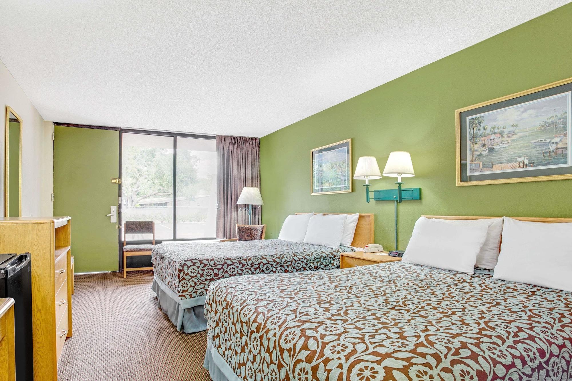 Days Inn By Wyndham Bradenton - Near The Gulf Bagian luar foto
