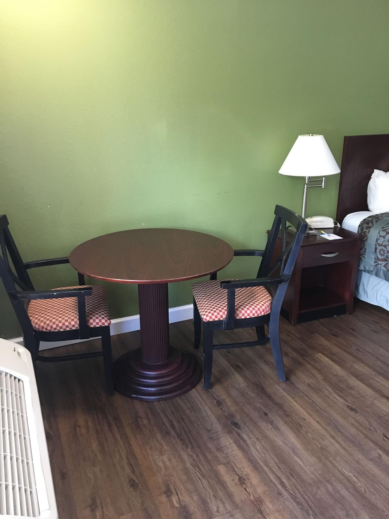 Days Inn By Wyndham Bradenton - Near The Gulf Bagian luar foto