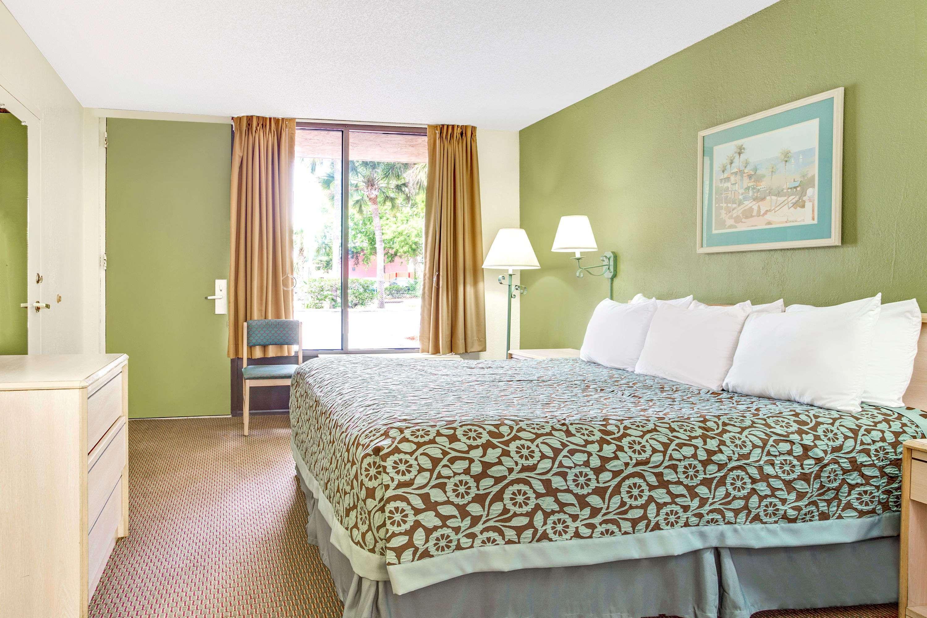 Days Inn By Wyndham Bradenton - Near The Gulf Bagian luar foto