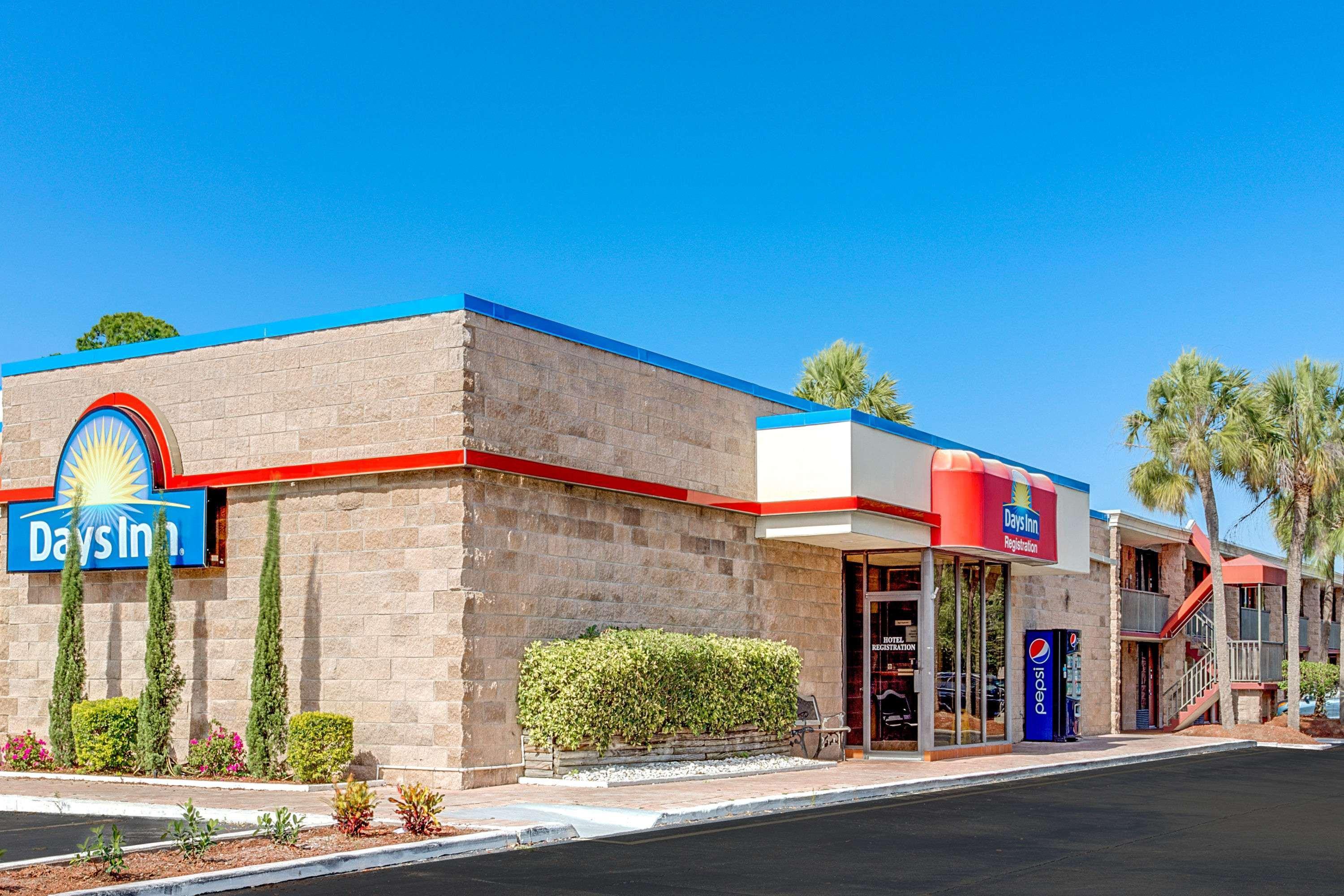 Days Inn By Wyndham Bradenton - Near The Gulf Bagian luar foto