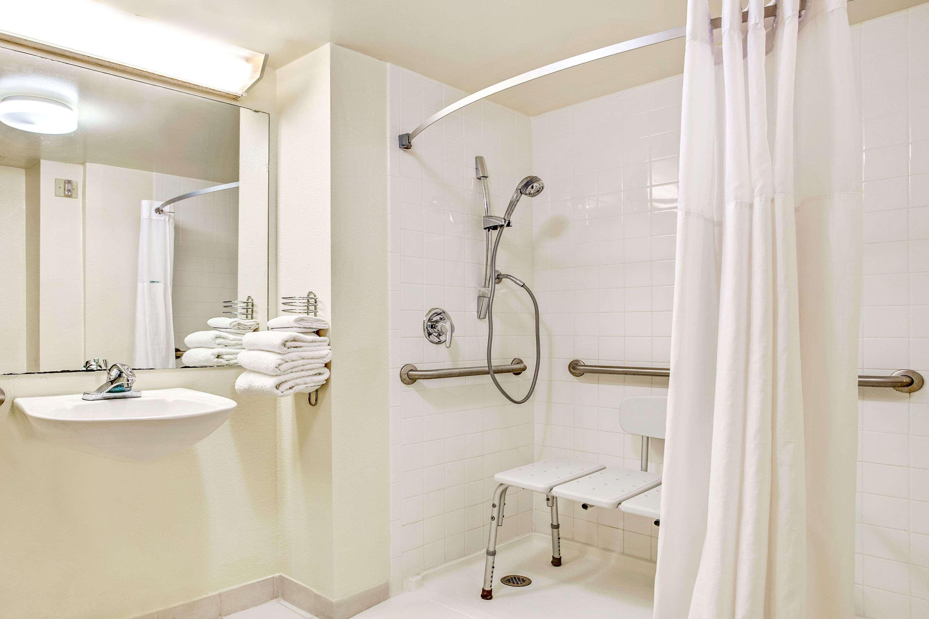 Days Inn By Wyndham Bradenton - Near The Gulf Bagian luar foto